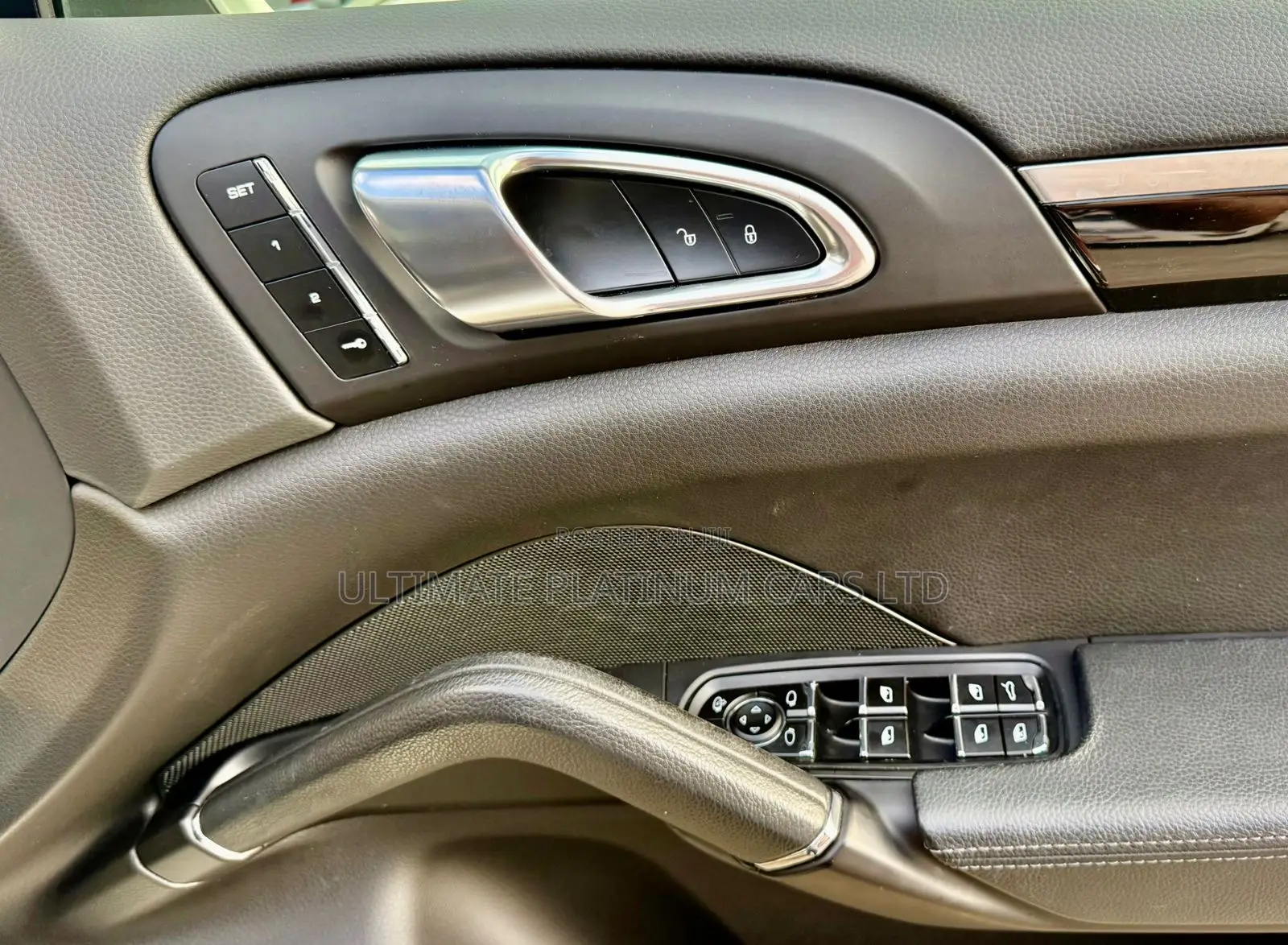 Porsche Cayenne Platinum Edition AWD 2018 White