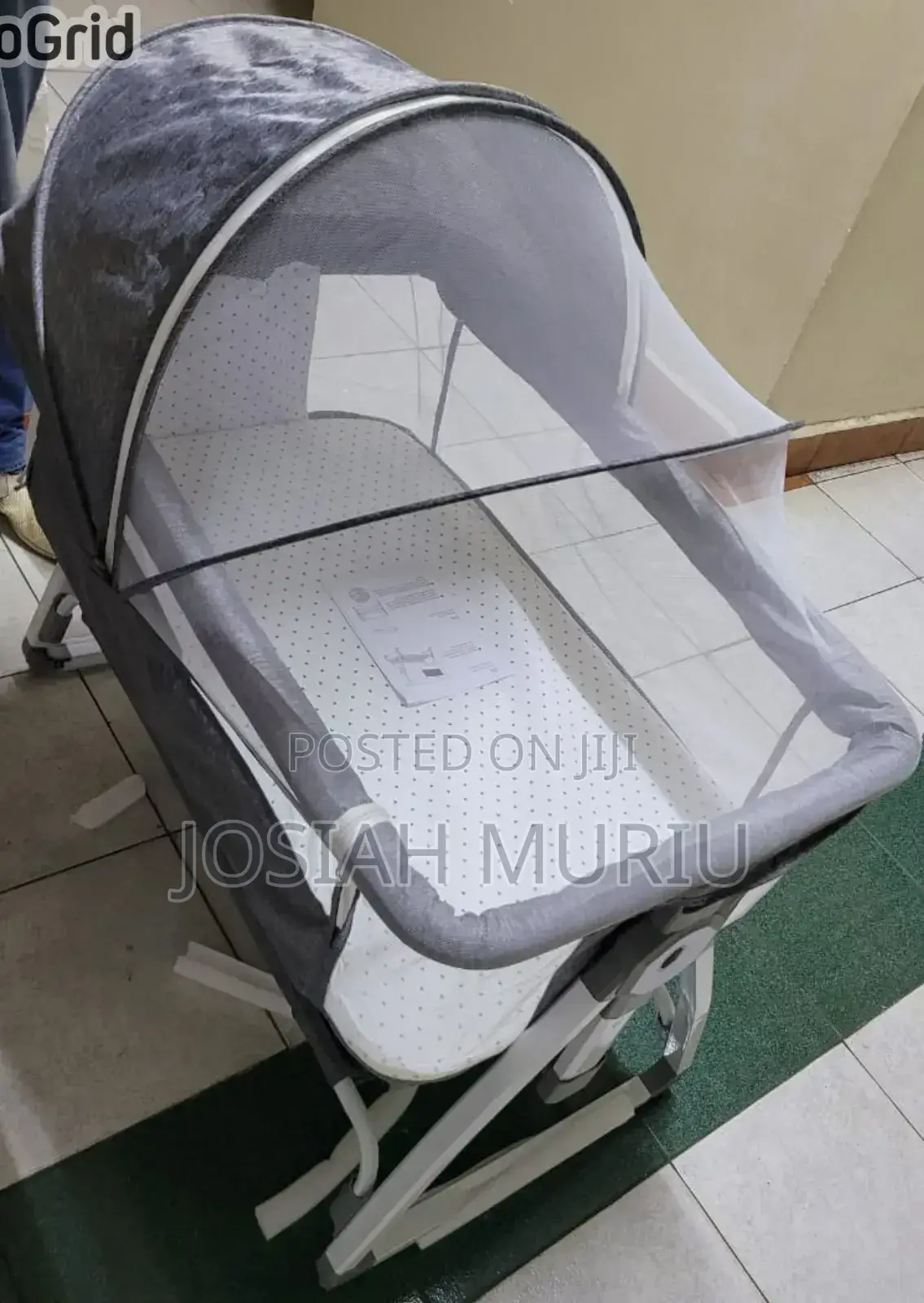 Baby Co-Sleeper With Rocking Function and Adjustable Height