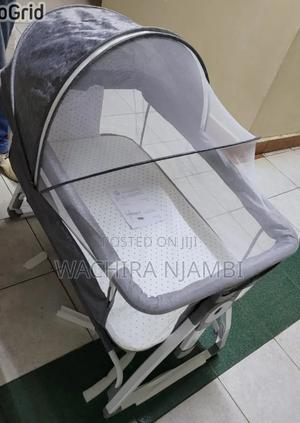 Baby Co-Sleeper With Rocking Function and Adjustable Height - thumbnail 2