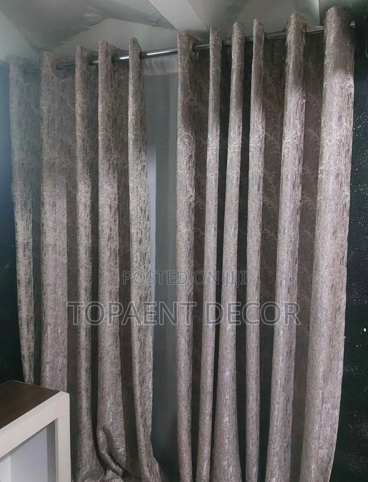 Durable Design, Elegant Finishing Folded Window Curtains