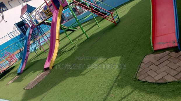 Smooth Finish Artificial Grass Carpet for School Compound