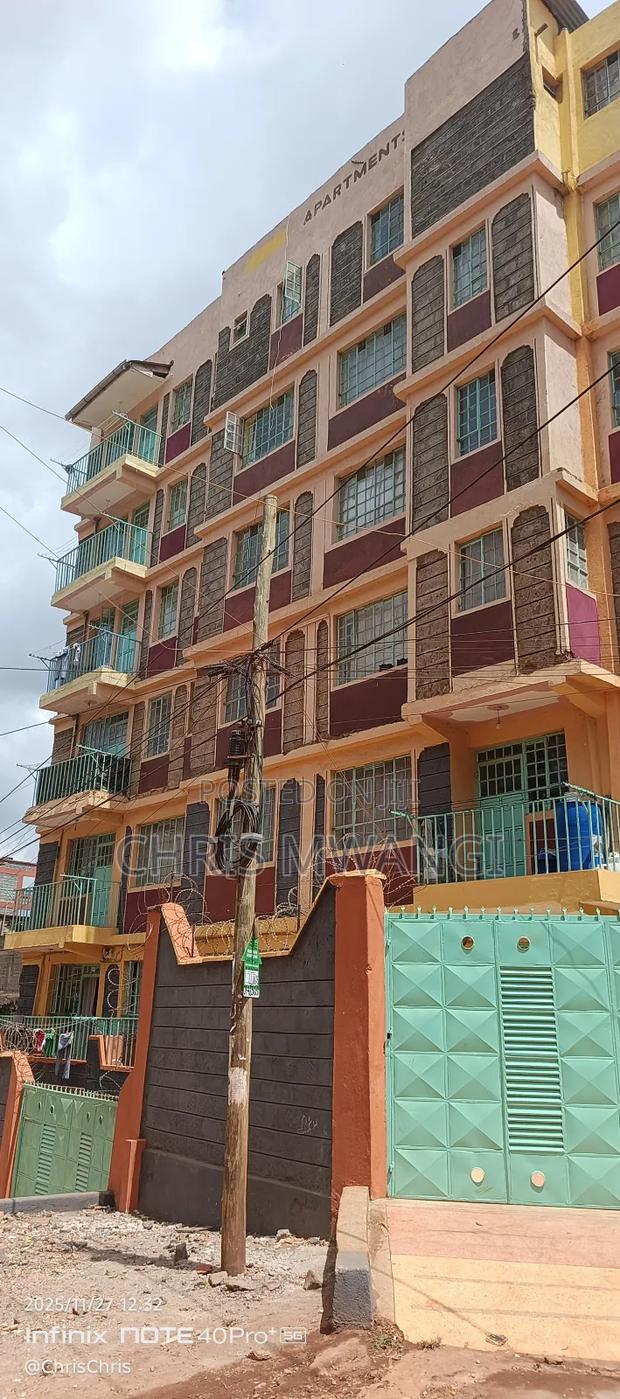 2bdrm Block of Flats in Season Street, Seasons Estate for sale - thumbnail 2