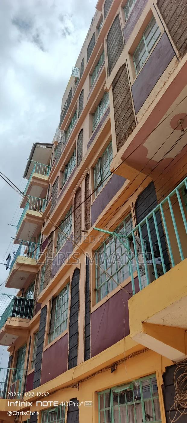 2bdrm Block of Flats in Season Street, Seasons Estate for sale - thumbnail 3