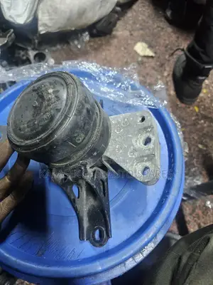 Vitz Jewela Engine Mounting