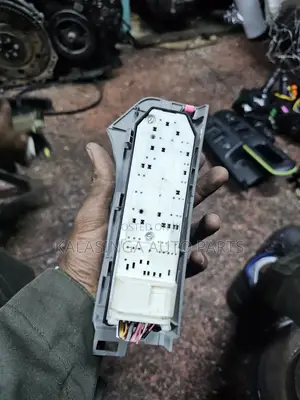 Ractis Door Main Switch