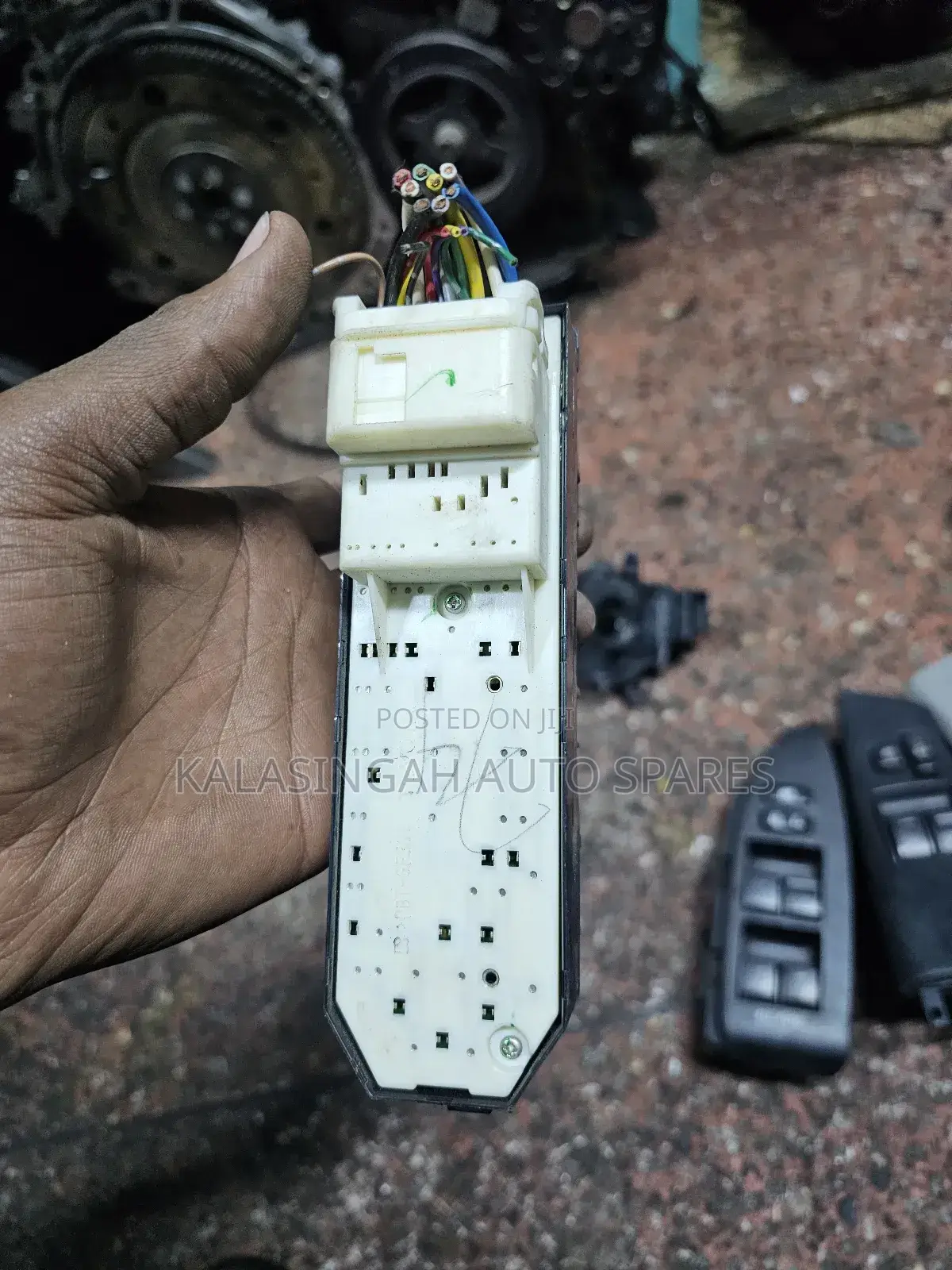 Door Switch Fielder 2005