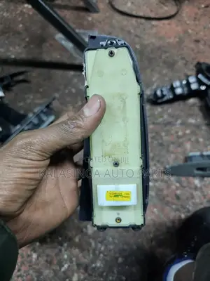 Door Main Switch For Avensis