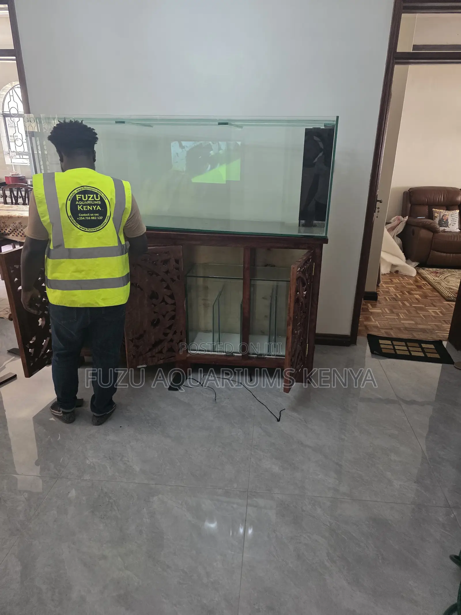 Royal Hand-Carved Teak 6ft Aquarium – Fully Loaded With Delivery