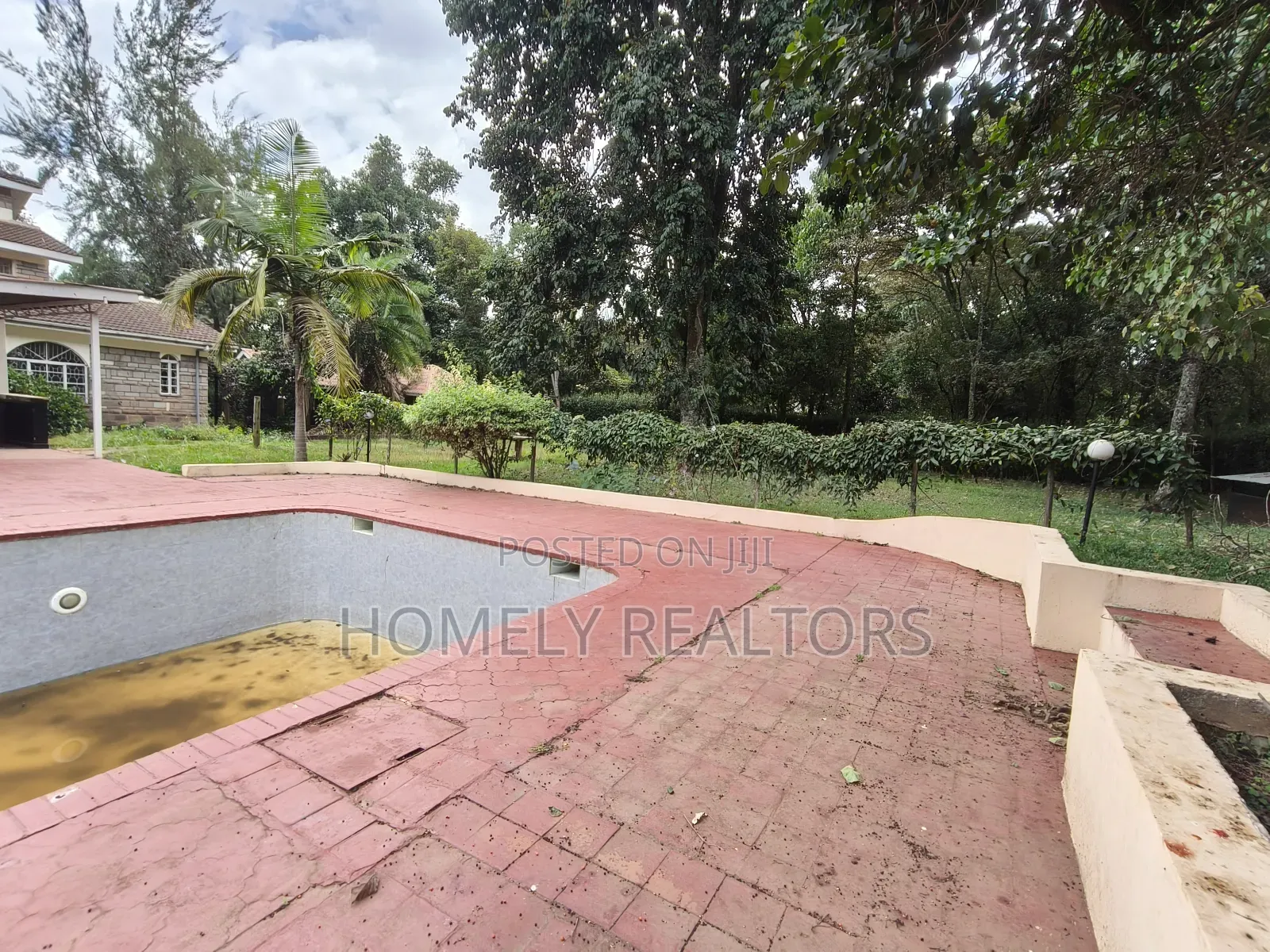 6bdrm Maisonette in Nairobi, Karen for rent