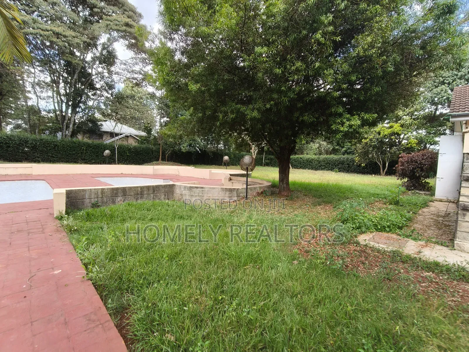 6bdrm Maisonette in Nairobi, Karen for rent