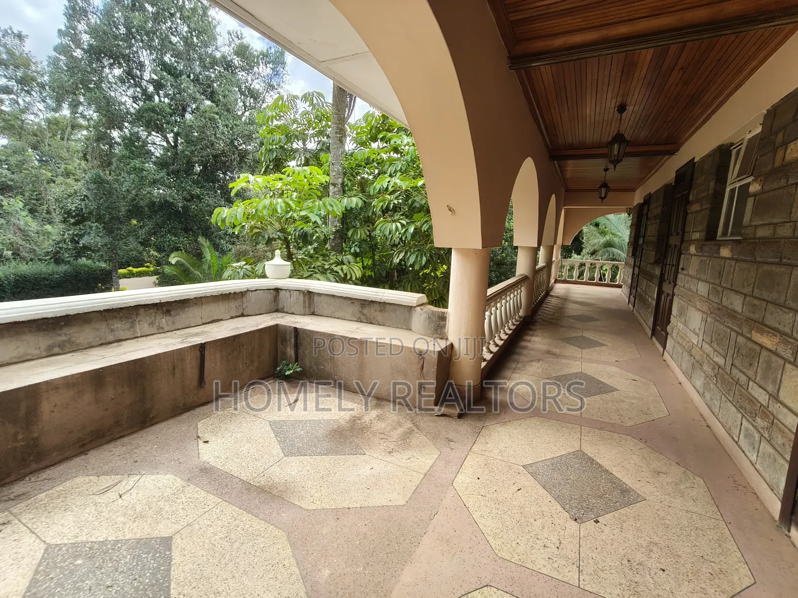 6bdrm Maisonette in Nairobi, Karen for rent