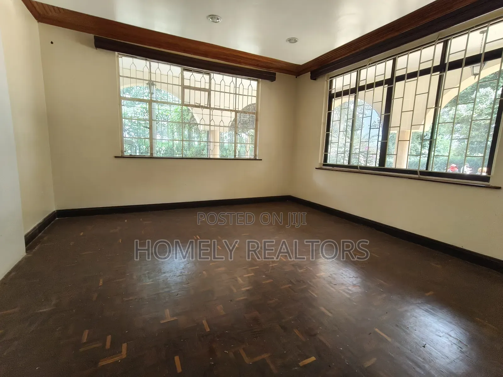6bdrm Maisonette in Nairobi, Karen for rent