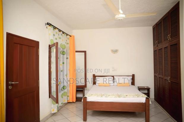 2 Bedroom at the Beach - thumbnail 2