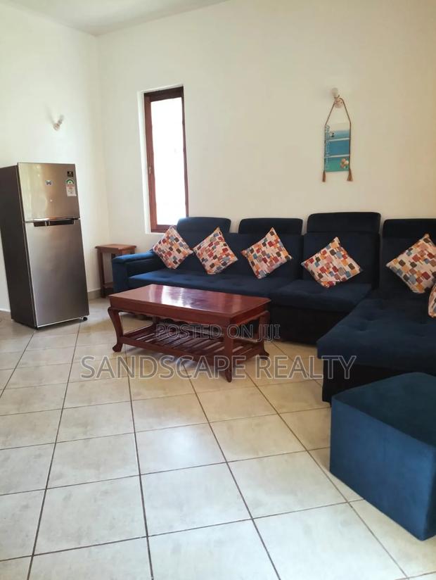 2 Bedroom at the Beach - thumbnail 5