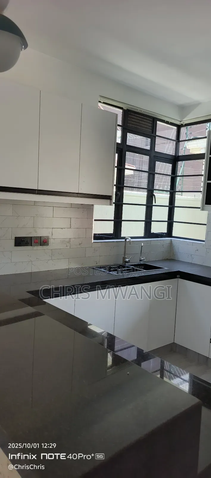 5bdrm Mansion in Membley Street for sale