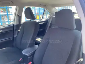 Toyota Axio 2018 Silver