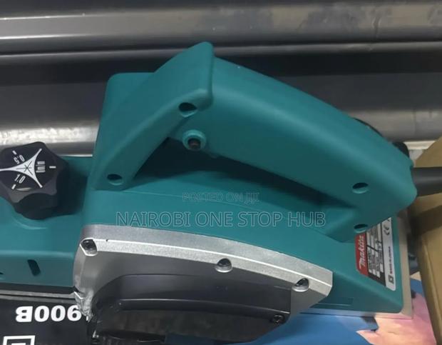Makita N1900b Electric Hand Planer.