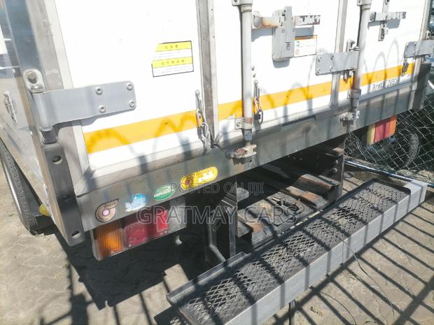 2016 Isuzu Elf Refrigerator Truck - thumbnail 5