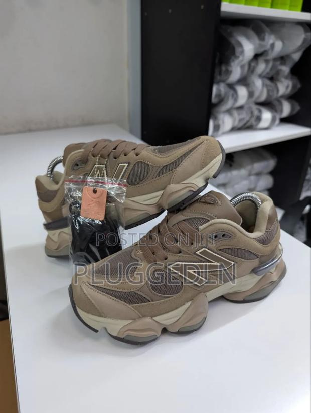 New Balance 9060 Timberwolf Sneakers