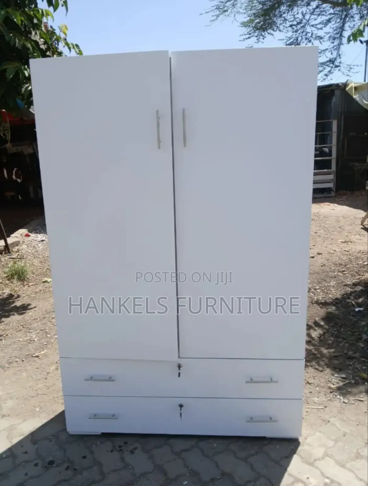 Wardrobe With Drawers – Extra Organized Storage