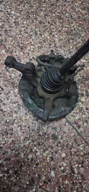 Honda 2005 Front Hub