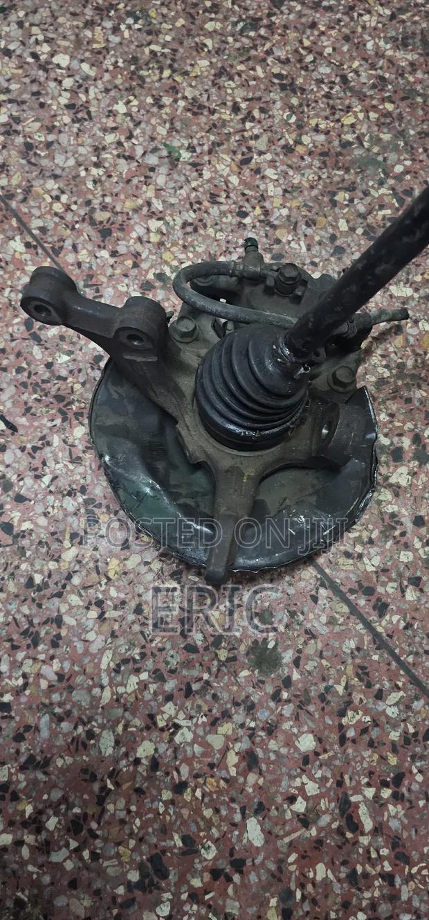 Honda 2005 Front Hub