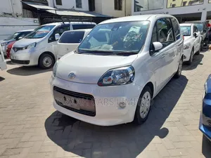 Toyota Porte 2020 White