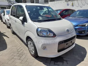 Toyota Porte 2020 White