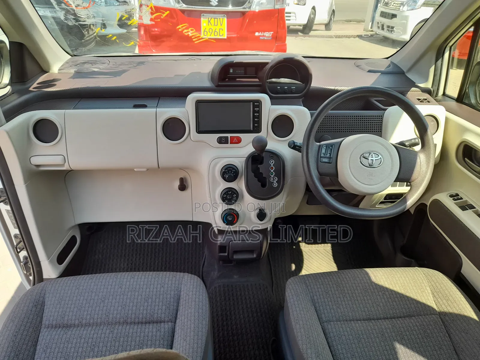 Toyota Porte 2020 White