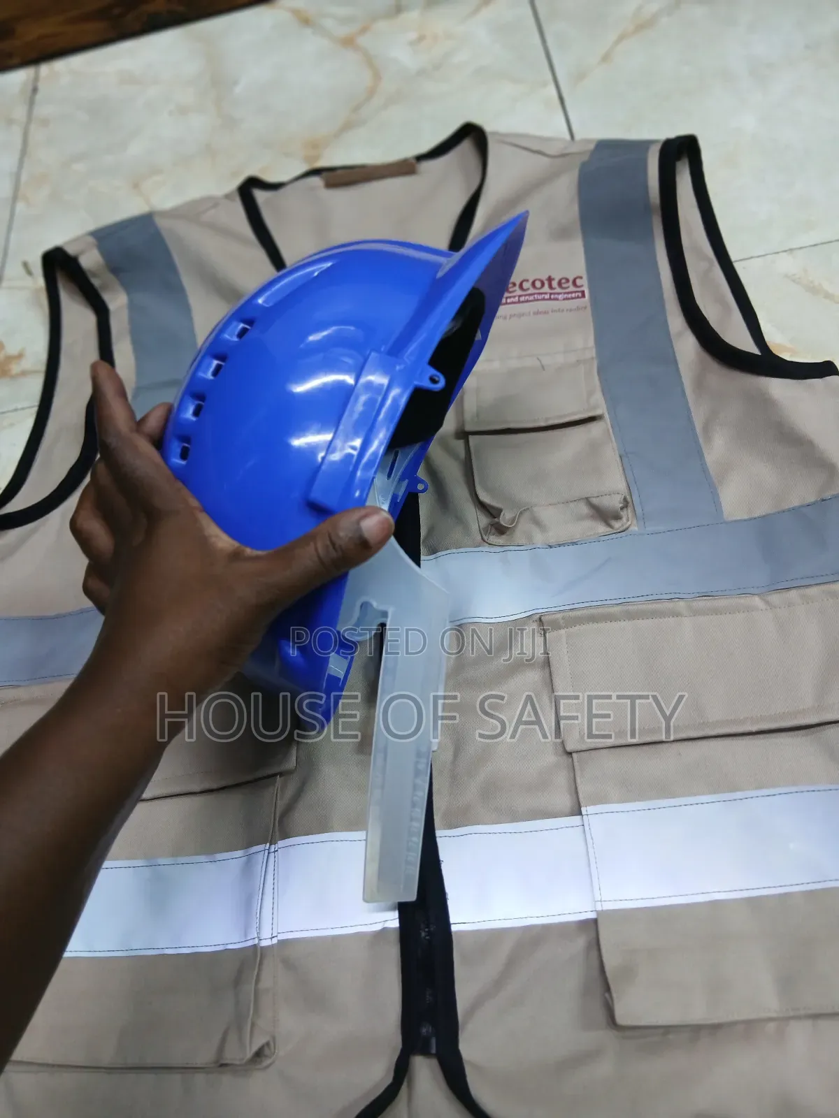 Chain Straps Helmets And Cotton Jackets With Multiple Pockets