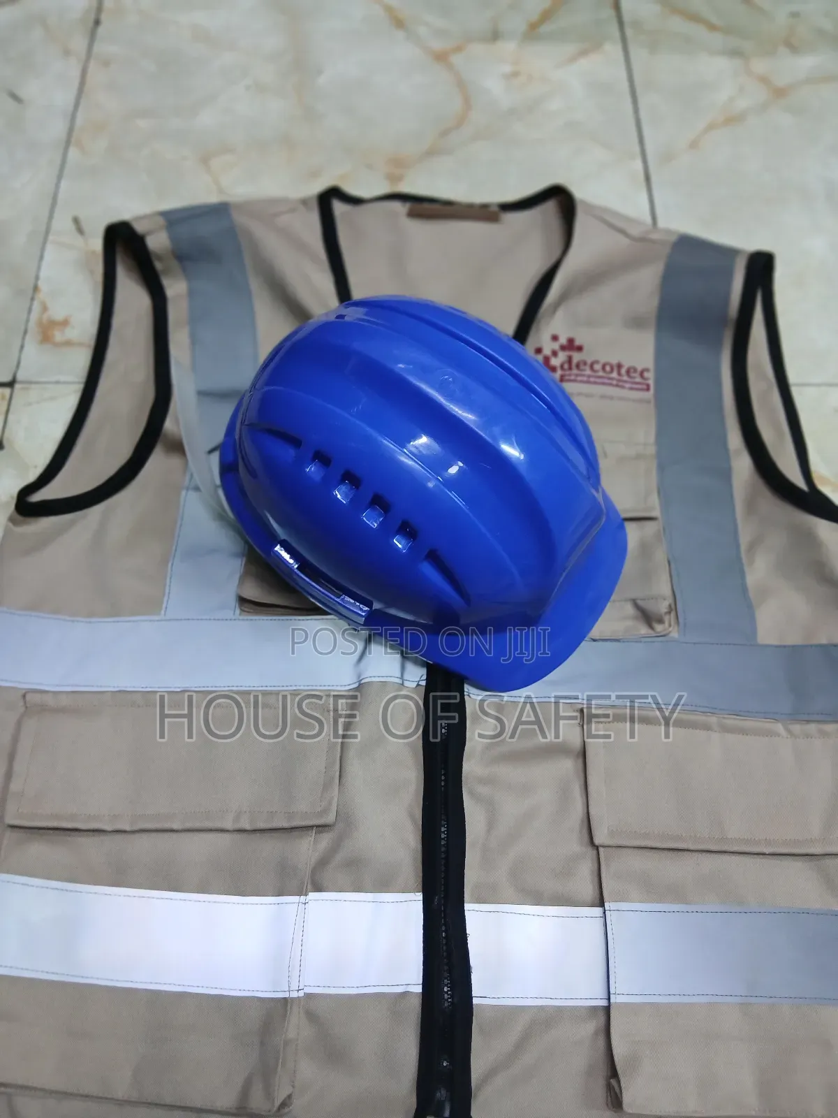 Chain Straps Helmets And Cotton Jackets With Multiple Pockets