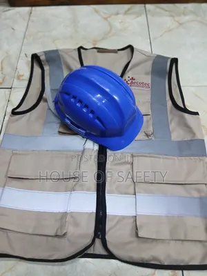 Light Weight Safety Blue Vaultex Safety Helmet And Twill Half Coats