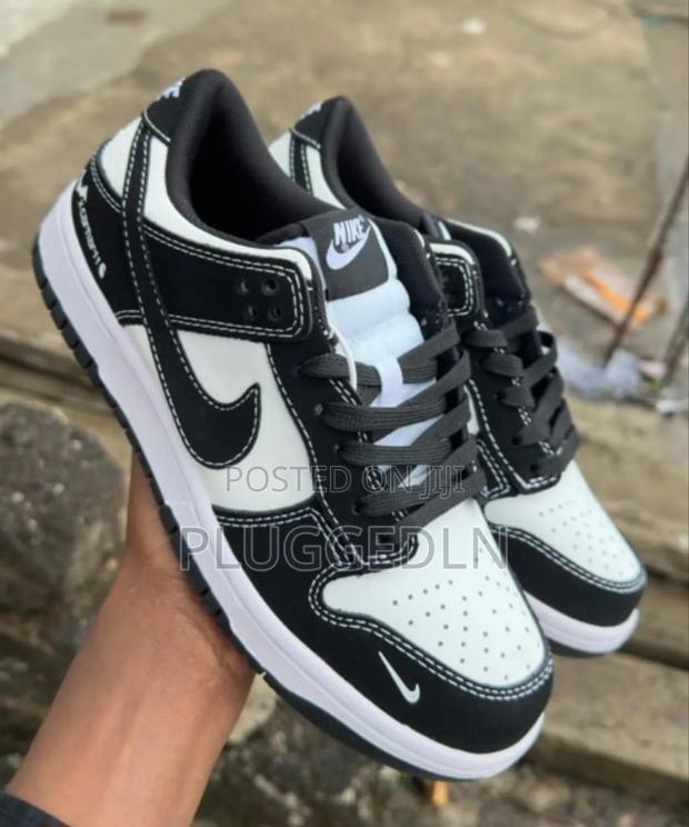 Nike Low Dunk Batman Sneakers - thumbnail 4