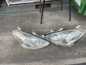 Toyota Caldina Headlights