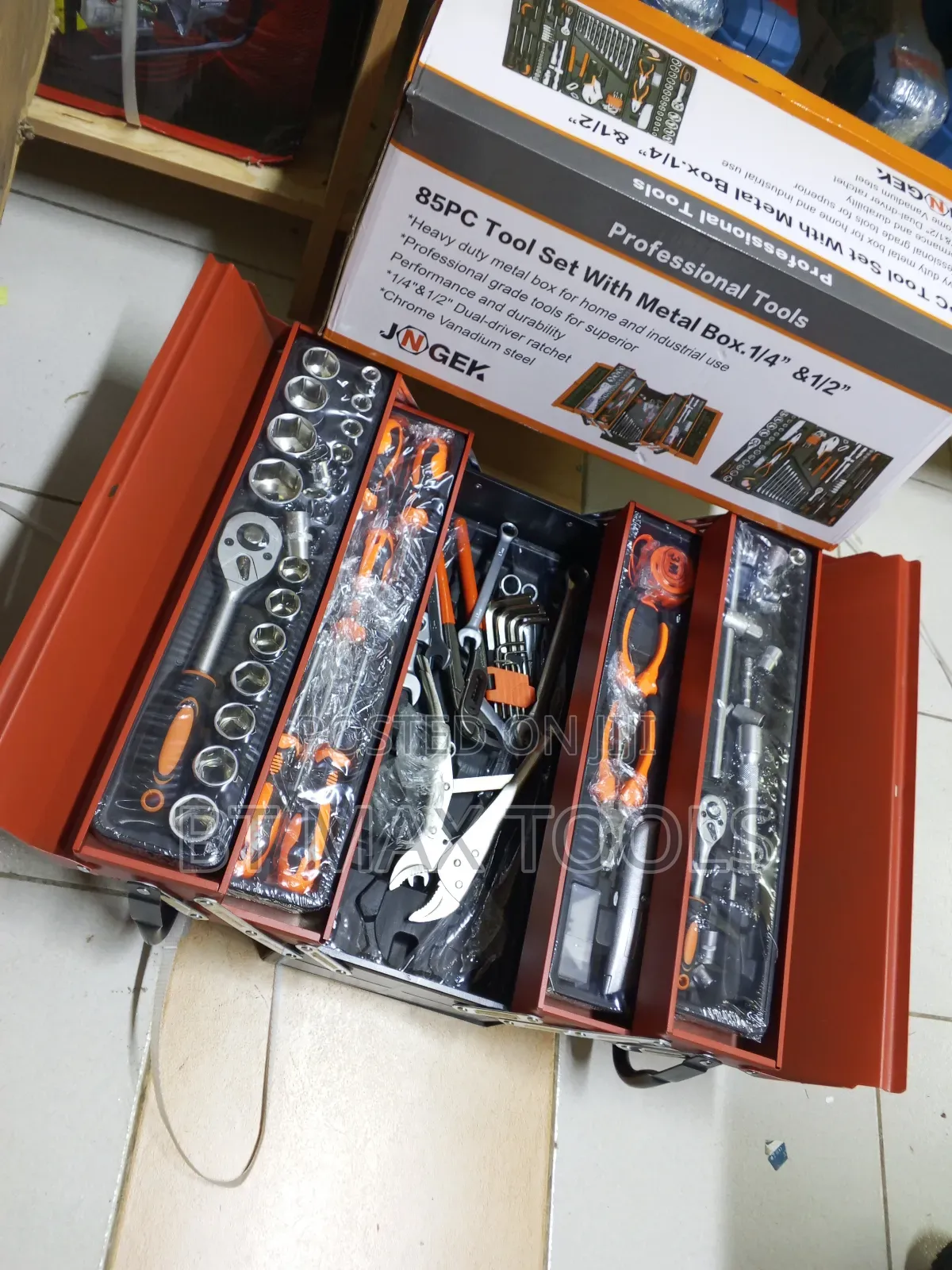 85pcs Tool Set With Metal Box