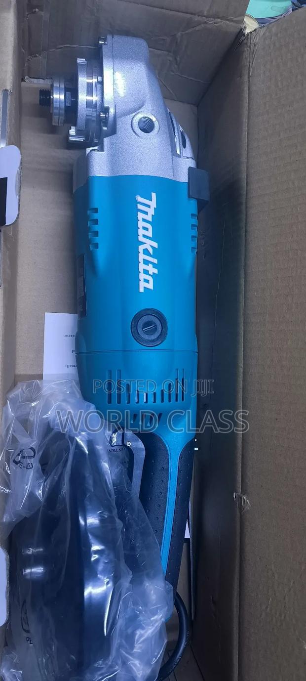 Affordable 9" Makita Angle Grinder - thumbnail 3