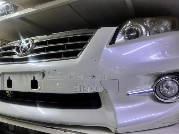 Nosecut of Toyota Vanguard