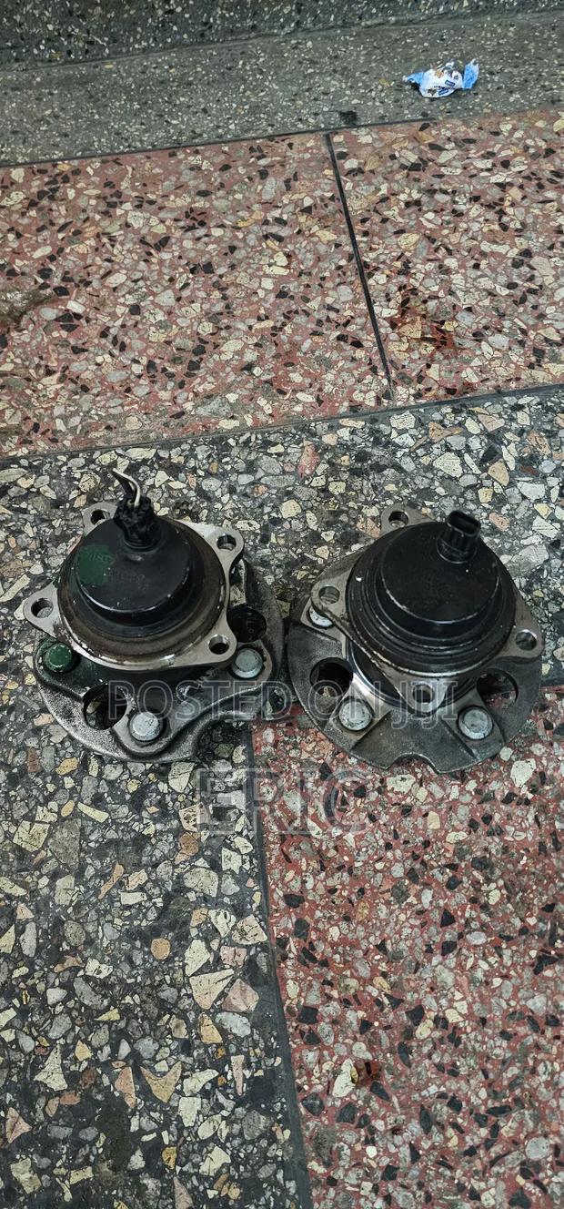 Rear Hub Toyota Noah - main view