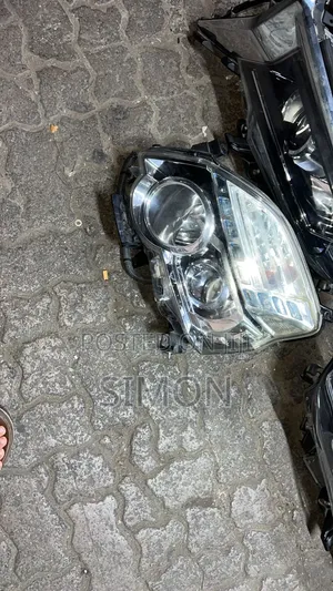 Toyota Noah (Model Code Zrr70g)2012 Headlight