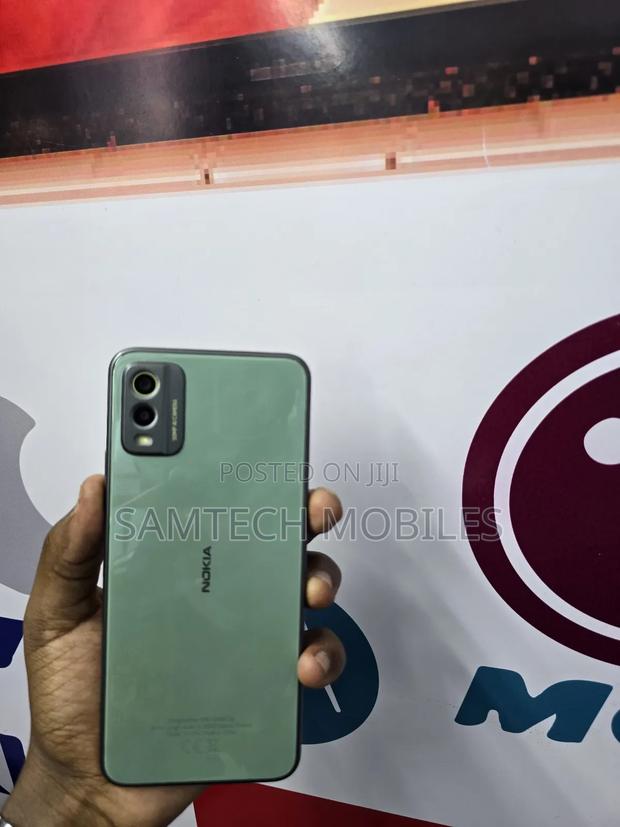 Nokia C32 64 GB Green - main view