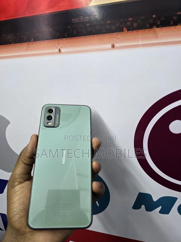 Nokia C32 64 GB Green - thumbnail 3