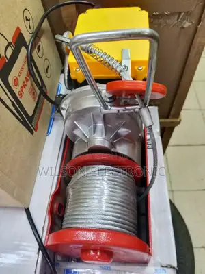 Electric Mini Hoist 1500kg.