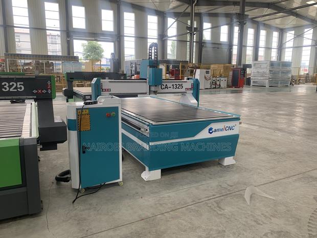 Made in China High Quality 1325 Wood CNC Router Machine