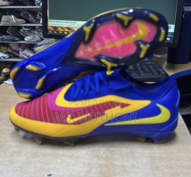 Nike Phantom 6 Football Boot Ft Gripknit Upper and Cyclone Sole Plate - main view