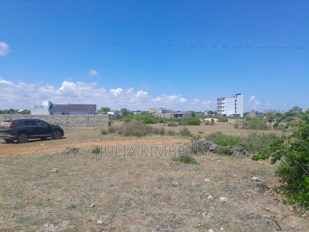 3.3mill Beach Front 50 by 100s - thumbnail 8