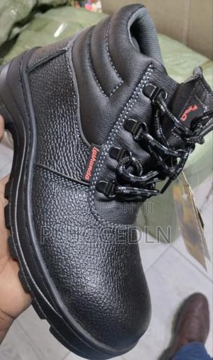 Safety0 Shoes* - main view