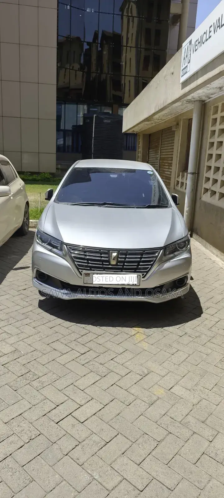 Toyota Premio 2018 Silver