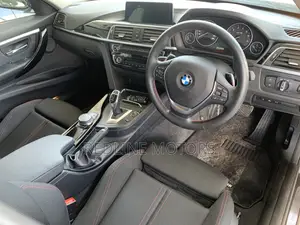 BMW 320i Sedan RWD 2018 Silver