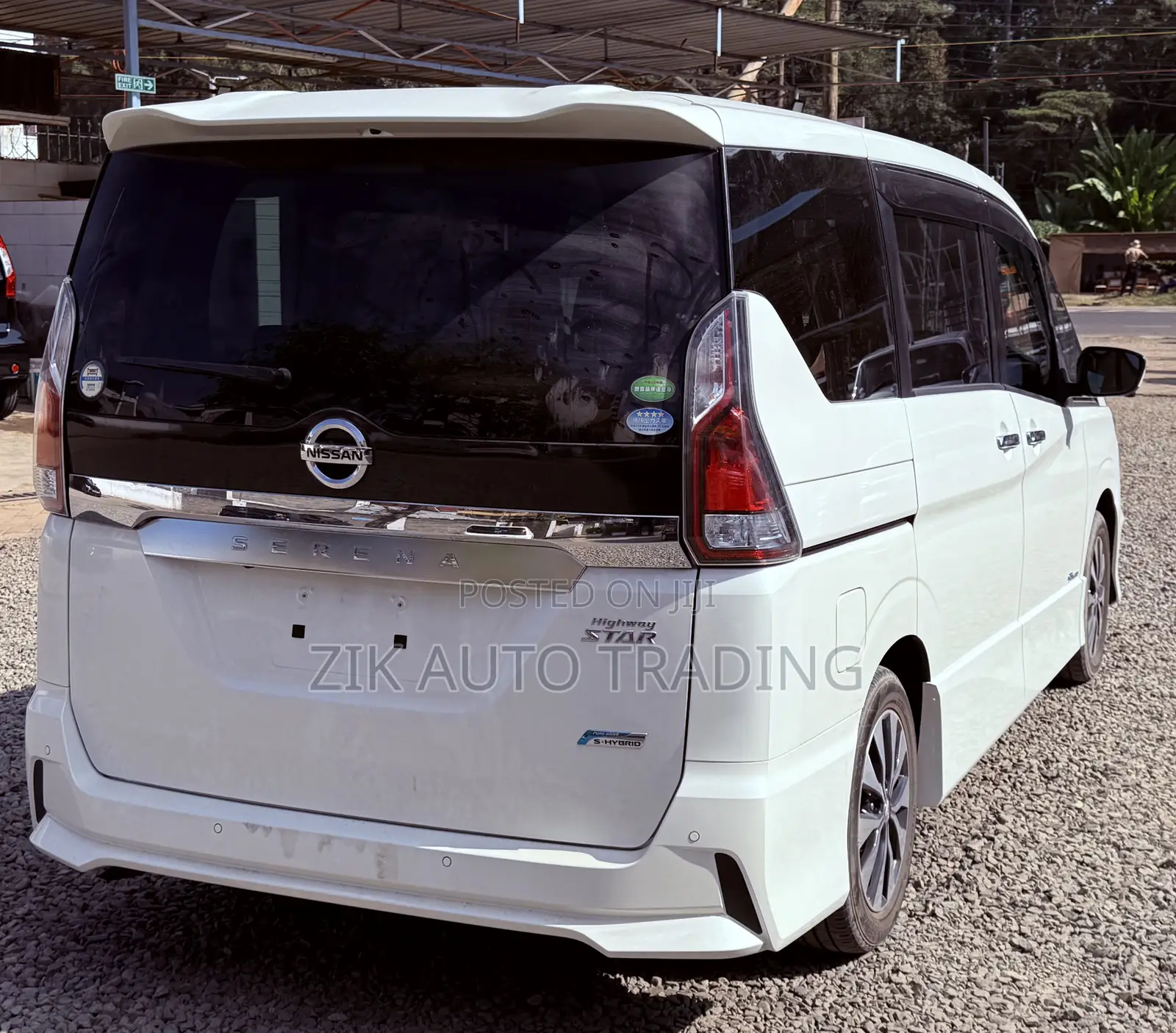 Nissan Serena 2018 White