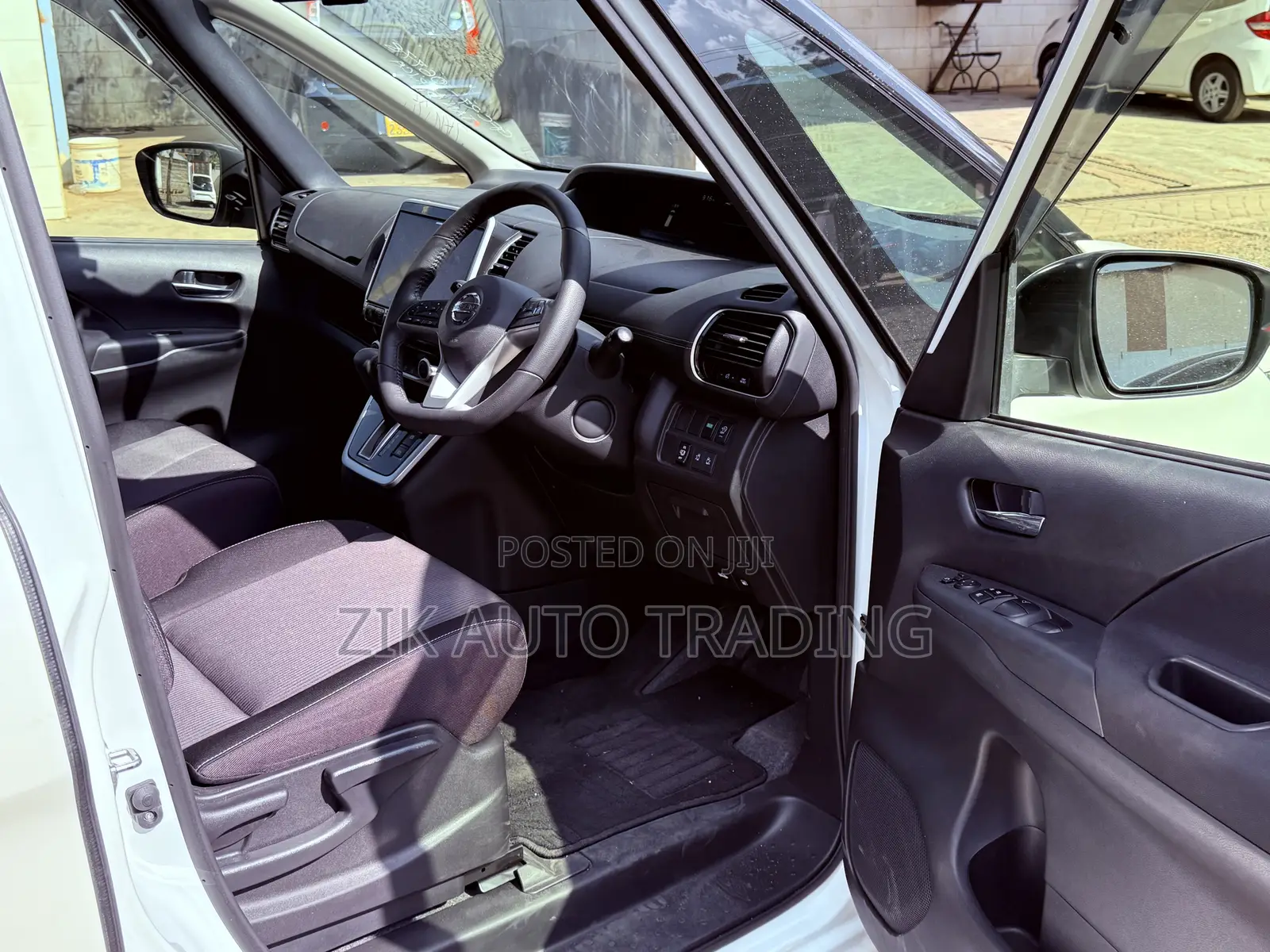Nissan Serena 2018 White